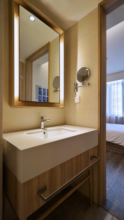 Hanting Premium Hotel Shanghai South Xizang Road Exterior foto